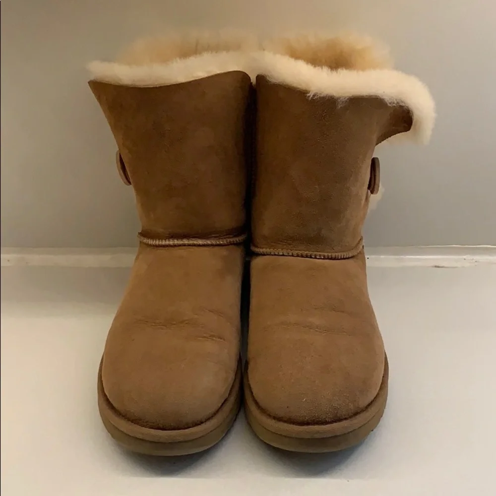 UGG Brown Winter Boots with Cream Fur - Picture 3 of 7